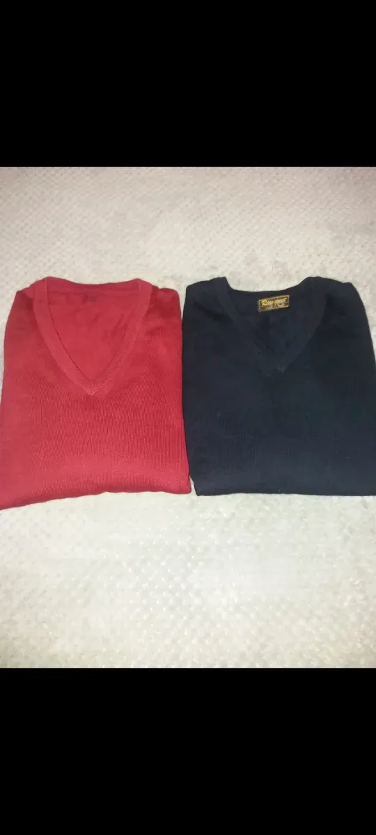 Lote 2 jerseys cuello pico Talla M-L