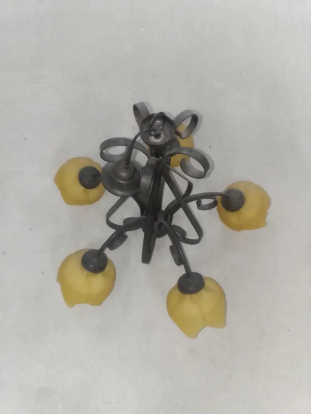 Lámpara de hierro y cristal