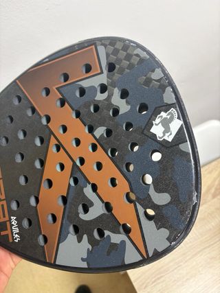 Pala de pádel Kombat Aquiles