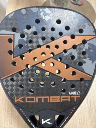 Pala de pádel Kombat Aquiles