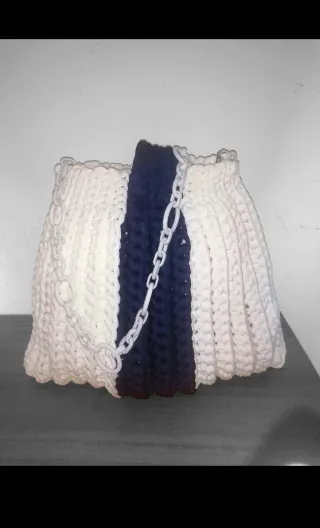 Borsa uncinetto handmade blu e bianca