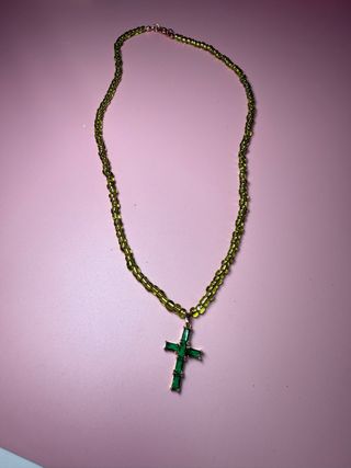 Collar Cruz Verde y Dorado