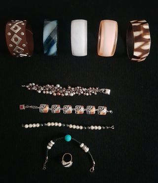 Lote de 9 pulseras y anillo