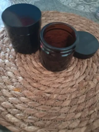 Botes de cristal marrón para cosmética