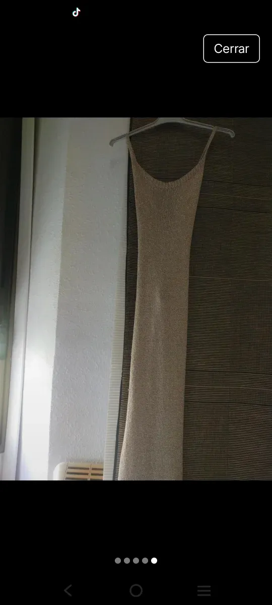 Vestido dorado con cordones