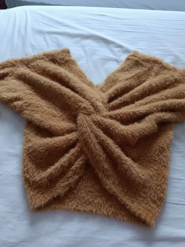 Jersey de invierno peludo,el precio es de los dos