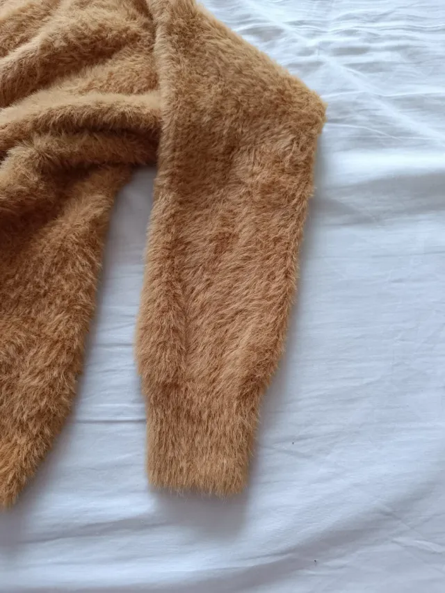 Jersey de invierno peludo,el precio es de los dos