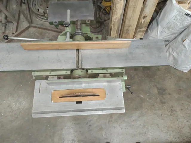 Máquina de carpintería universal