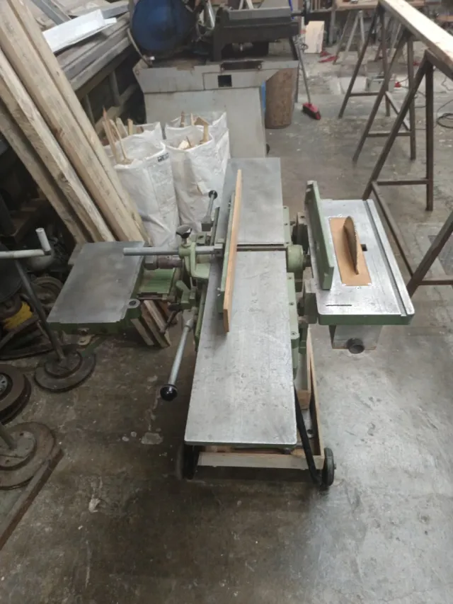 Máquina de carpintería universal