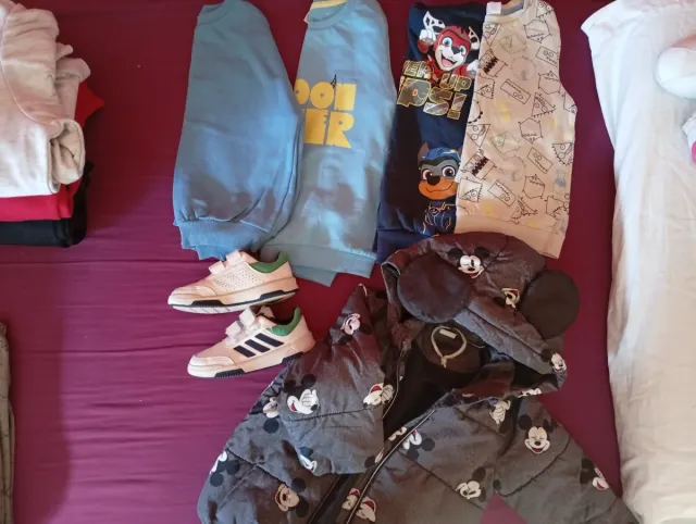 Lote Ropa y Zapatillas Niño