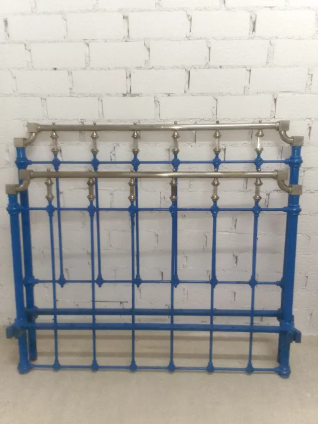 Cama de hierro antigua 1.35