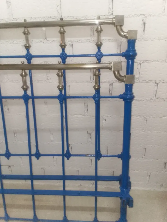 Cama de hierro antigua 1.35