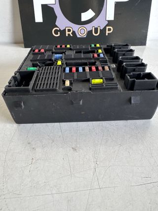 Caja de reles USM Renault Scenic 3 284B69009R