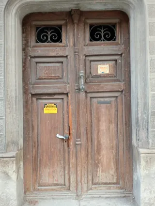 Puerta de madera antigua