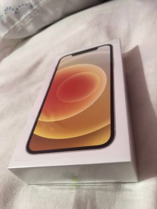 iPhone 12 + AirPods 3