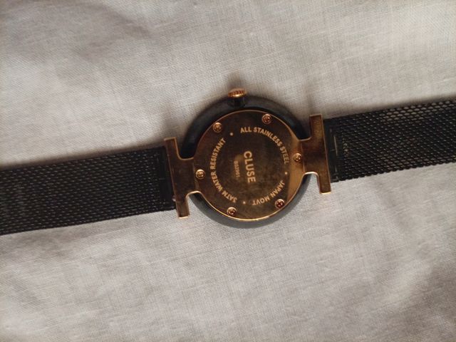 Reloj Cluse Negro y Dorado