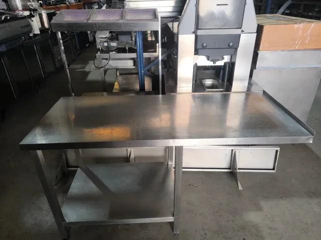 Mesa de acero inoxidable