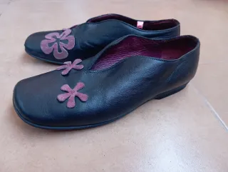 Zapatos Camper piel Negros.