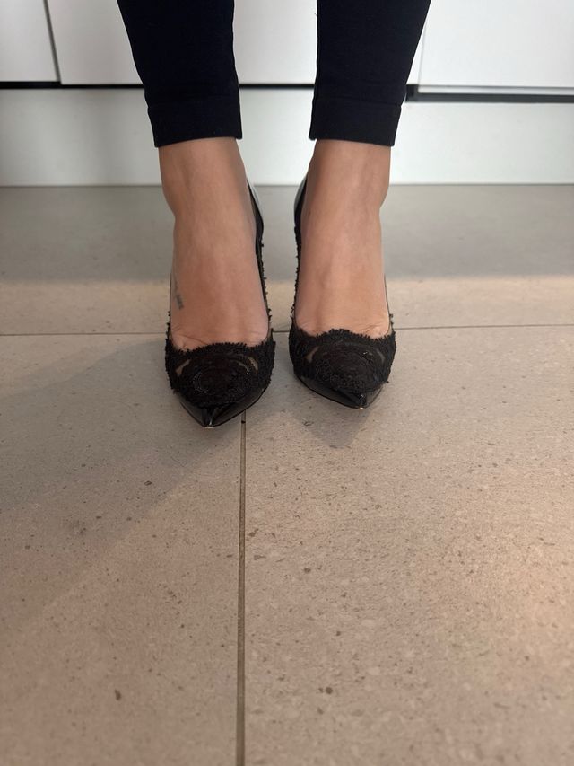Zapatos de tacón negros encaje