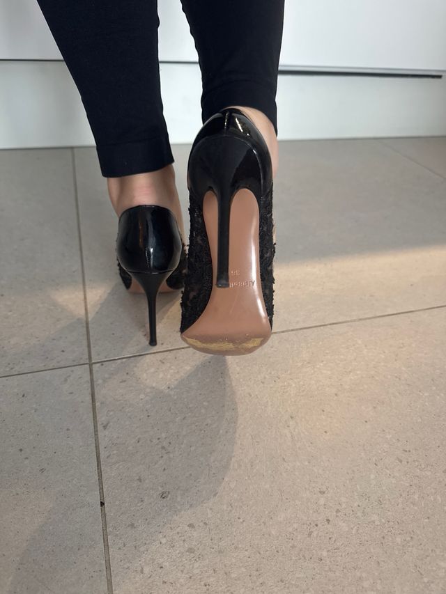 Zapatos de tacón negros encaje