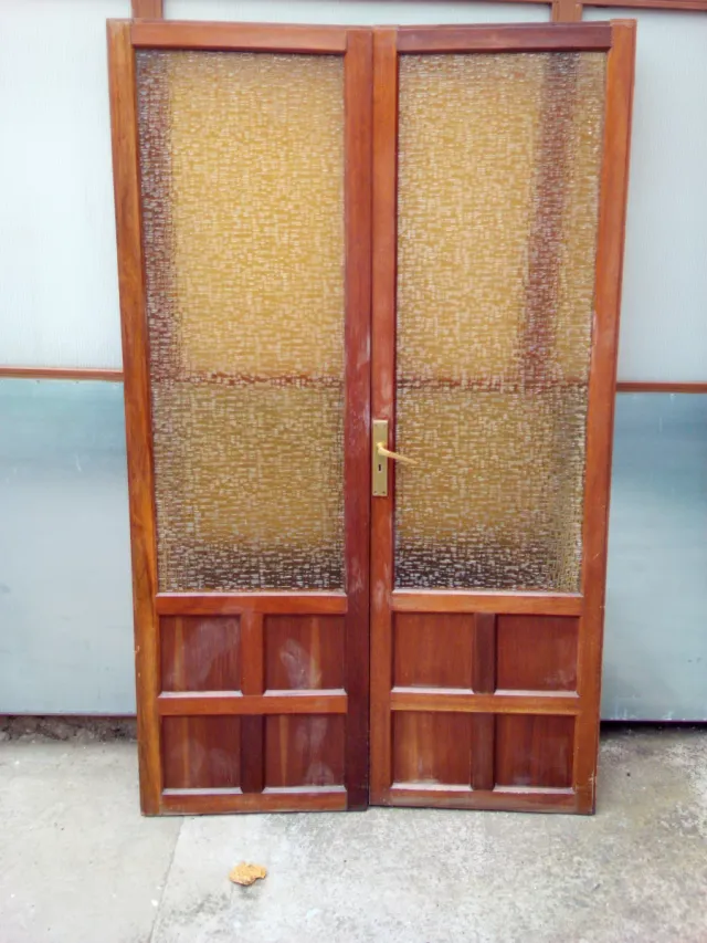 Puerta doble madera maciza sapelly