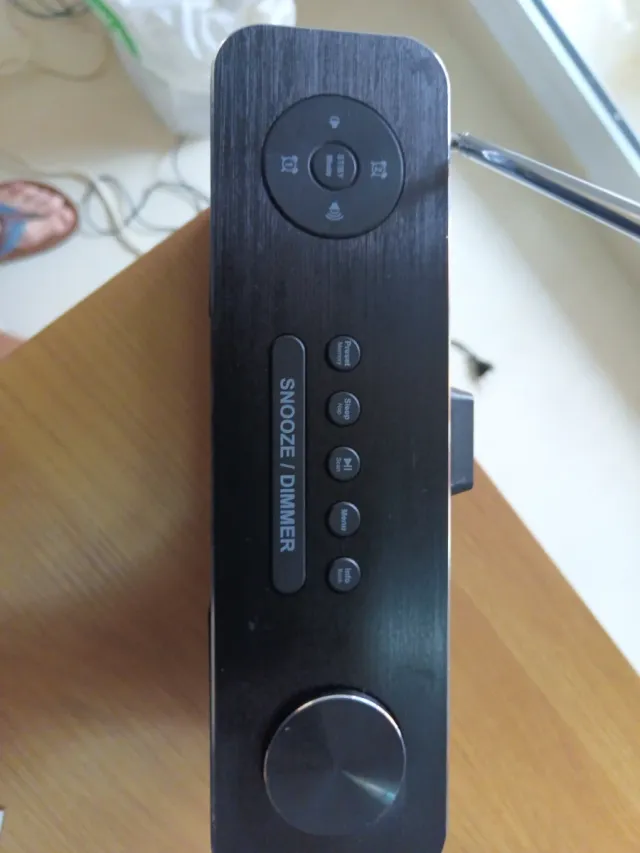 Rádio WELLCRAFT DAB (Para reparação/peças). 
