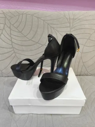 Zapatos de tacón alto negros talla 39