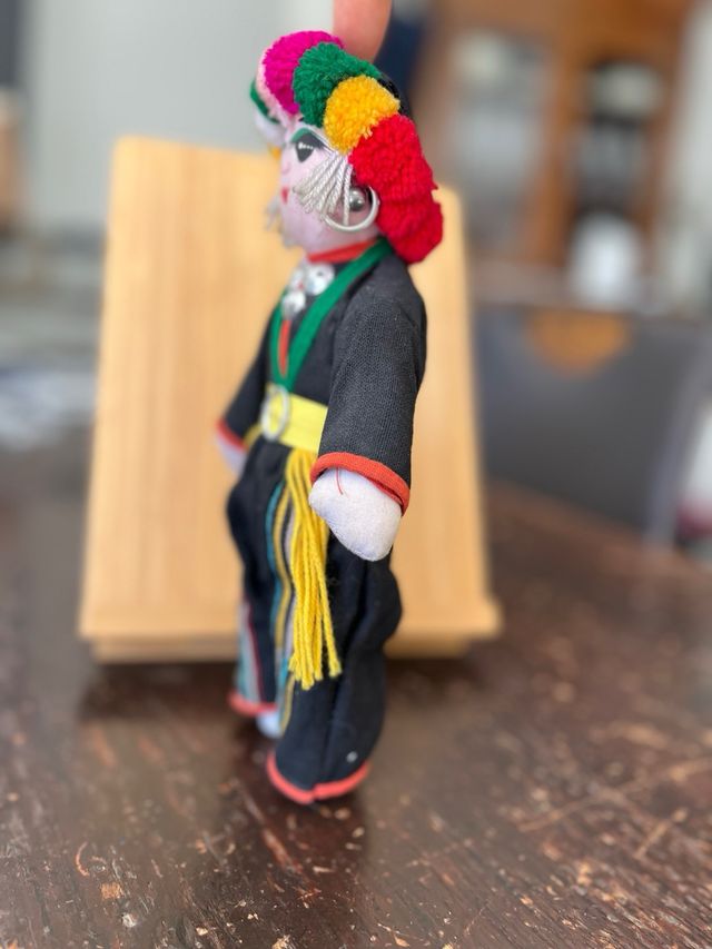 Bambola vintage Thailandese di stoffa