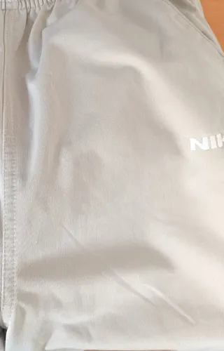 Pantalón Nike Beige