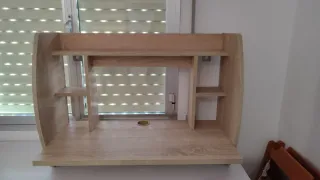 Escritorio de pared madera beige