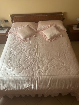 Trapunta matrimoniale raso con cuscini