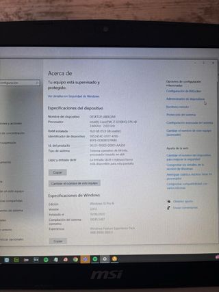 Portátil MSI 17 Plata/Negro