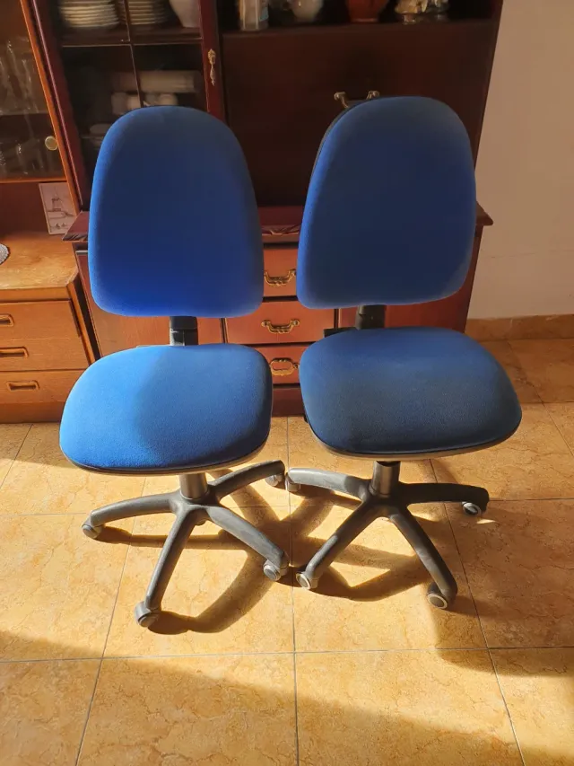 2 Sillas de Oficina Giratorias Azules