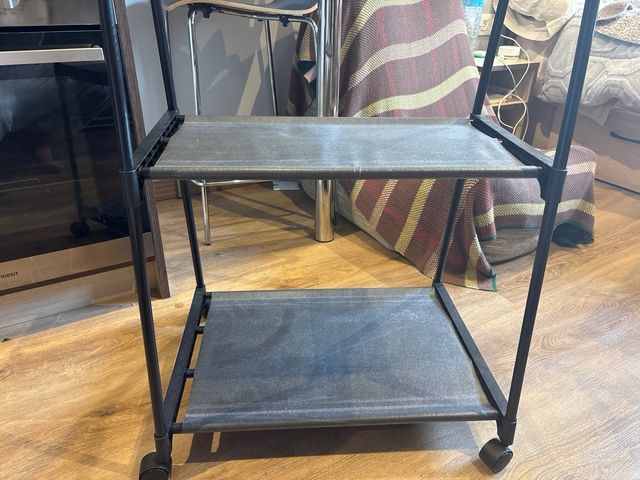 Perchero burro negro con ruedas