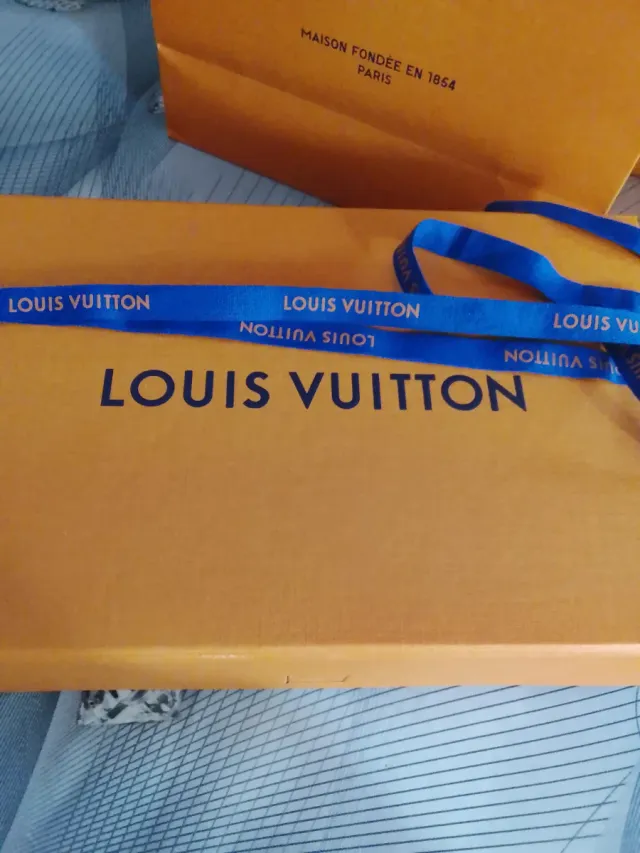 Caja mediana Louis Vuitton