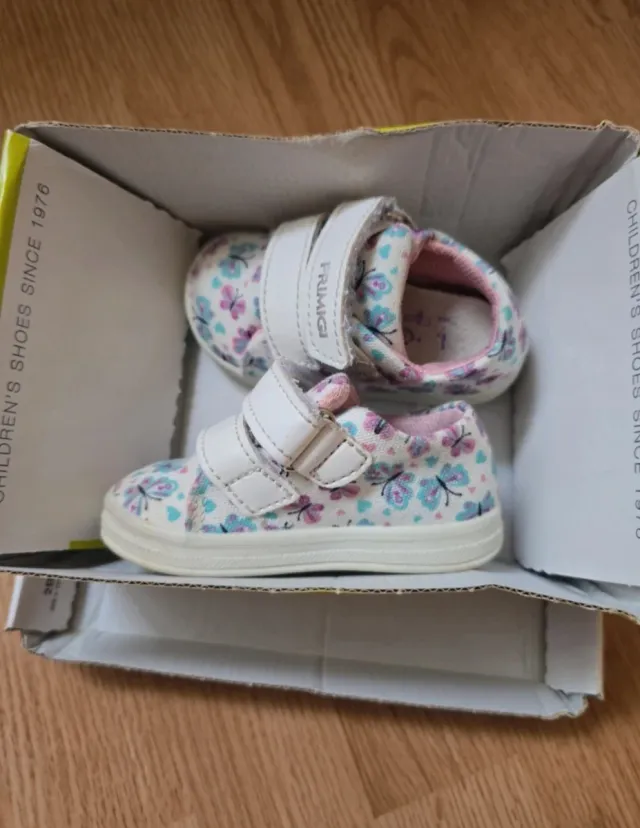 Scarpe Primigi numero 19