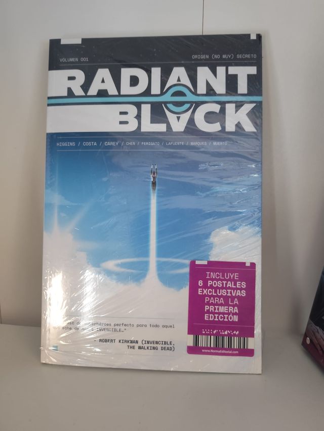Radiant Black Vol. 1 - Precintado + 6 Pósters Rega
