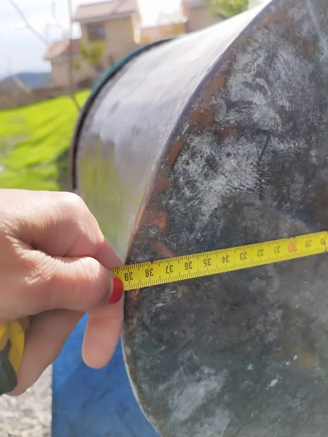 Antiguo perol de cobre grande