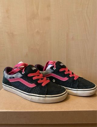 Zapatillas Vans cuadros negro y rosa