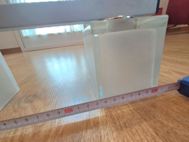 Lámpara de techo gris y transparente