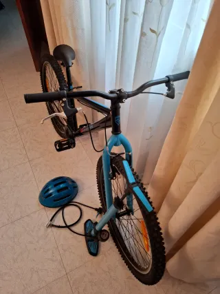 Bicicleta Montaña Negra y Azul