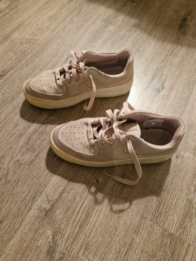 Zapatillas Nike Air Force 1 Beige/Rosa. VERDADERAS