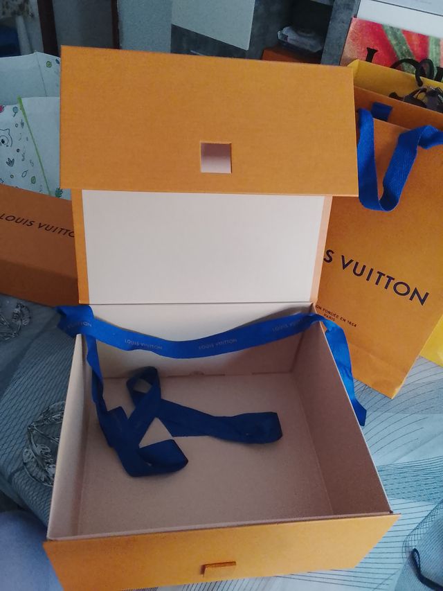 Scatola arancione Louis Vuitton
