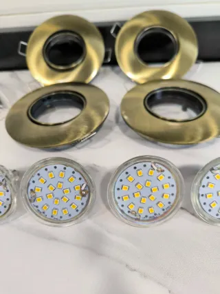 Focos LED empotrables y transformadores