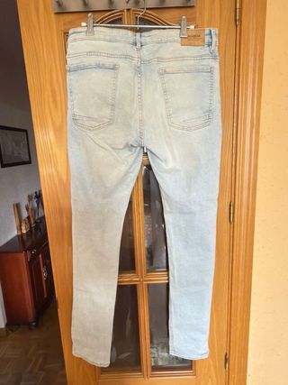 Pantalón vaquero Pull&Bear azul claro