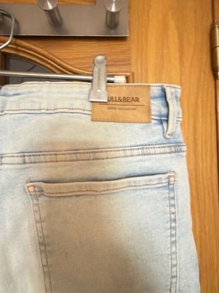 Pantalón vaquero Pull&Bear azul claro