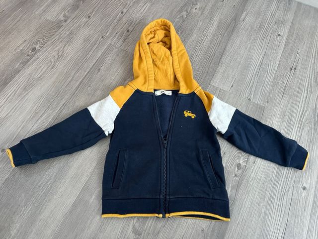 Sudadera con capucha y cremallera