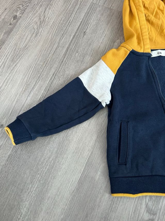 Sudadera con capucha y cremallera