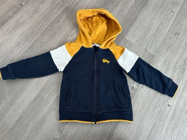 Sudadera con capucha y cremallera