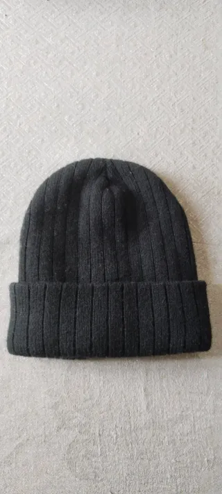 Gorro de punto negro